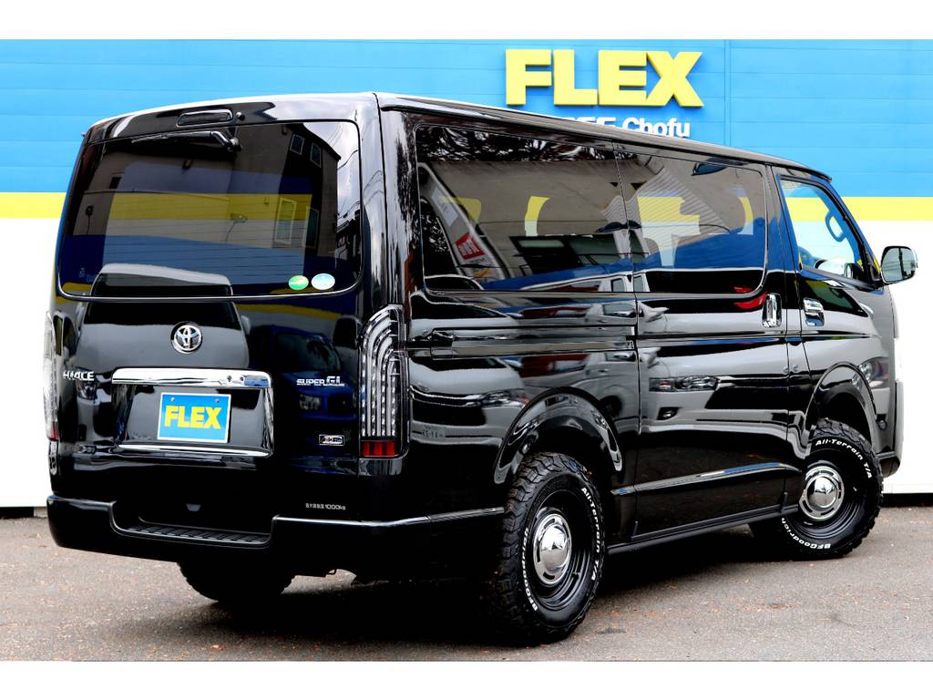 ブラックボディーのカスタム車！４ＷＤ！