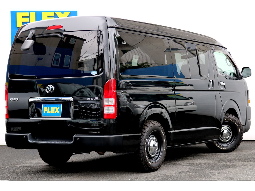 ブラックボディーのカスタム車！