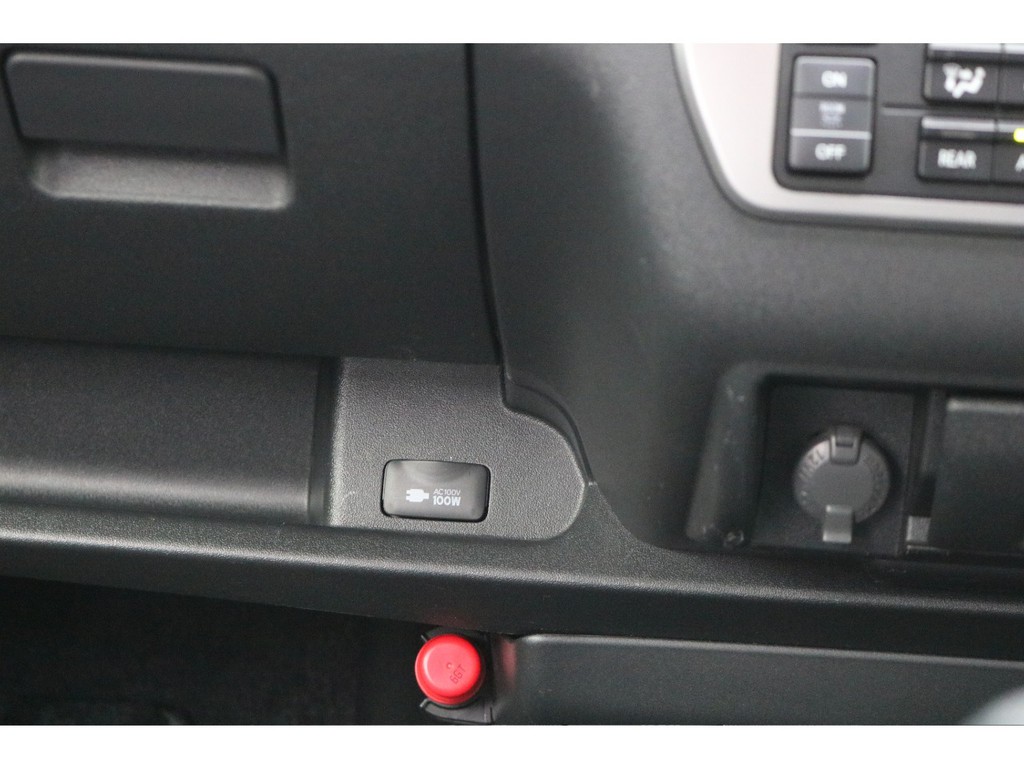 新車時オプションの１００Ｖ電源装備車！