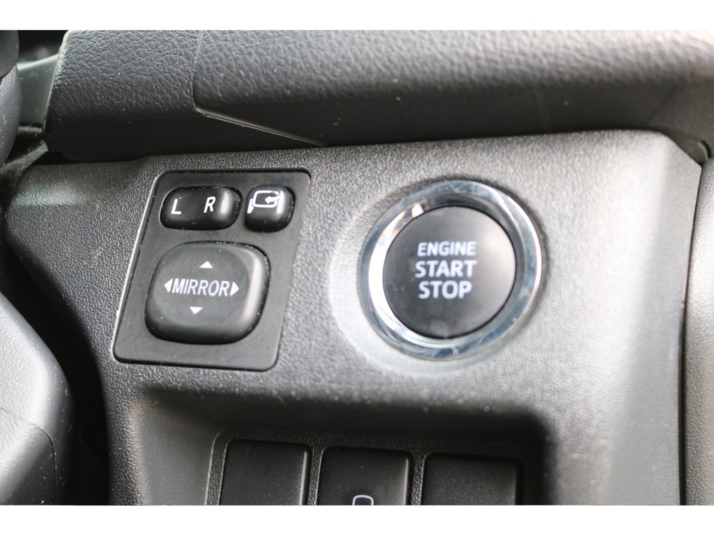 新車時オプションのプッシュスタート＆スマートキー