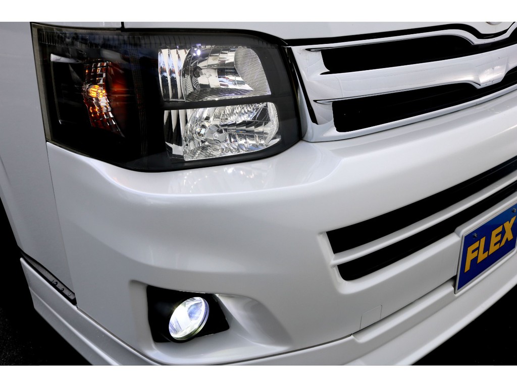 ディスチャージヘッドライト！インナーブラック施工済み！ＬＥＤフォグ付き！