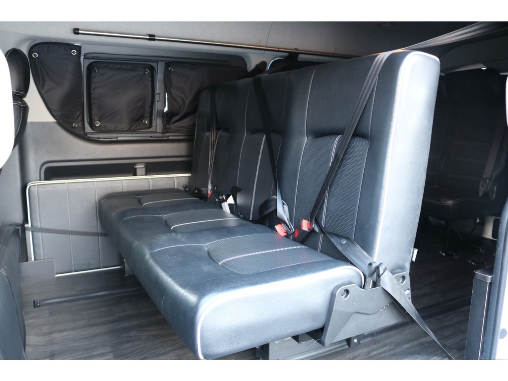 ３人掛けセカンドシート！