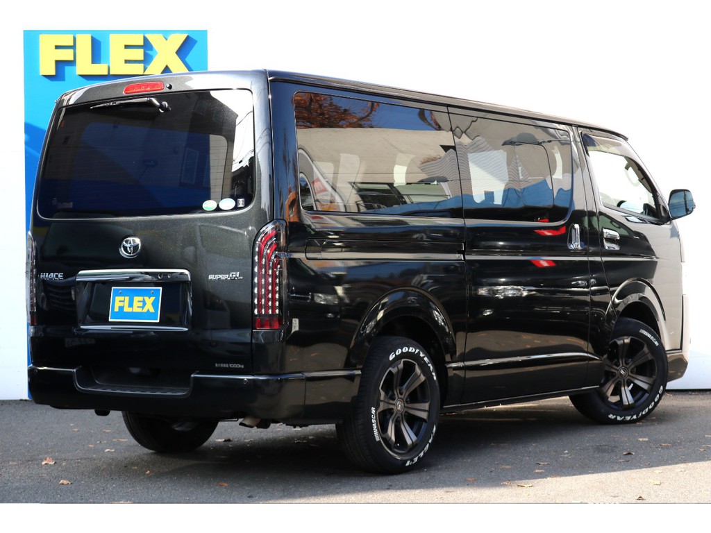 ブラックボディーのカスタム車！