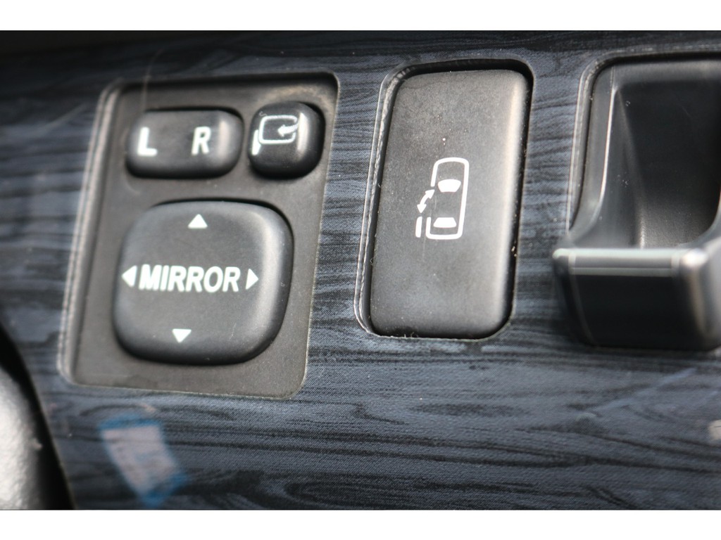 パワースライドドア付き