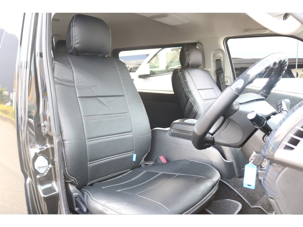 新品全席シートカバー装着！