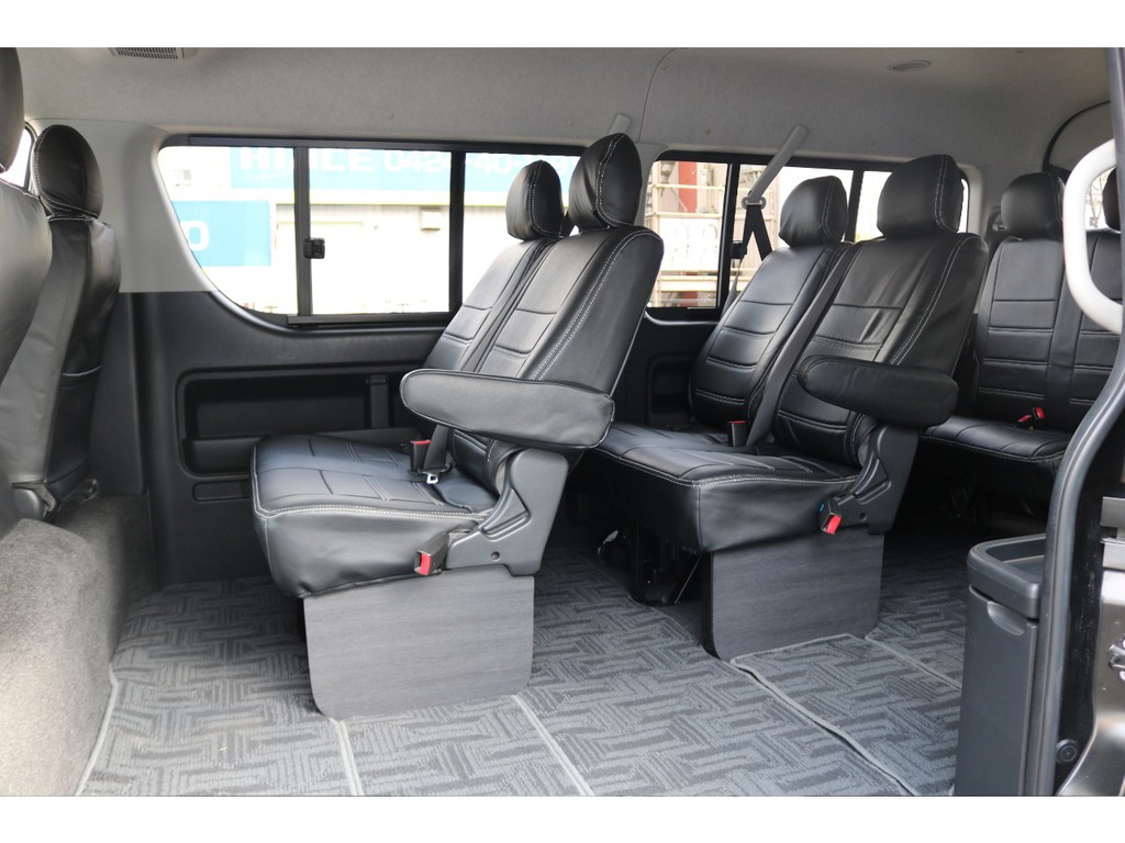 新品全席シートカバー装着！