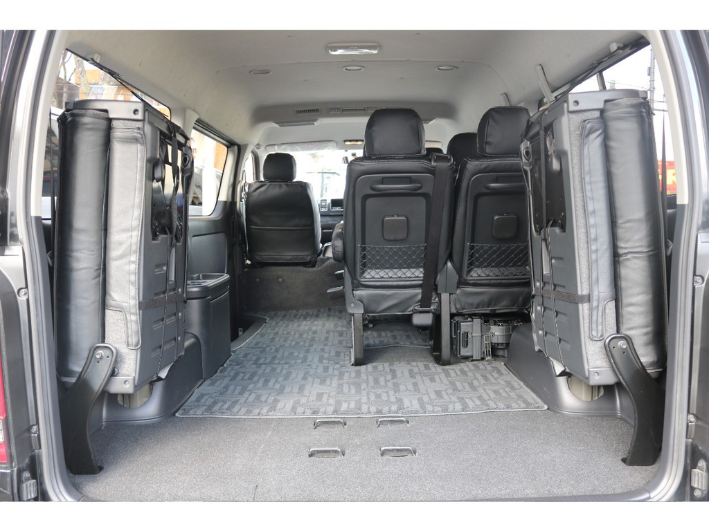 新品全席シートカバー装着！