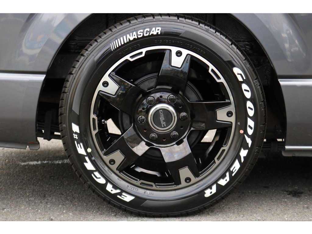 新品ＦＬＥＸ　Ｄｅｌｆ０３　１７インチアルミ！ＧＯＯＤＹＥＡＲタイヤ