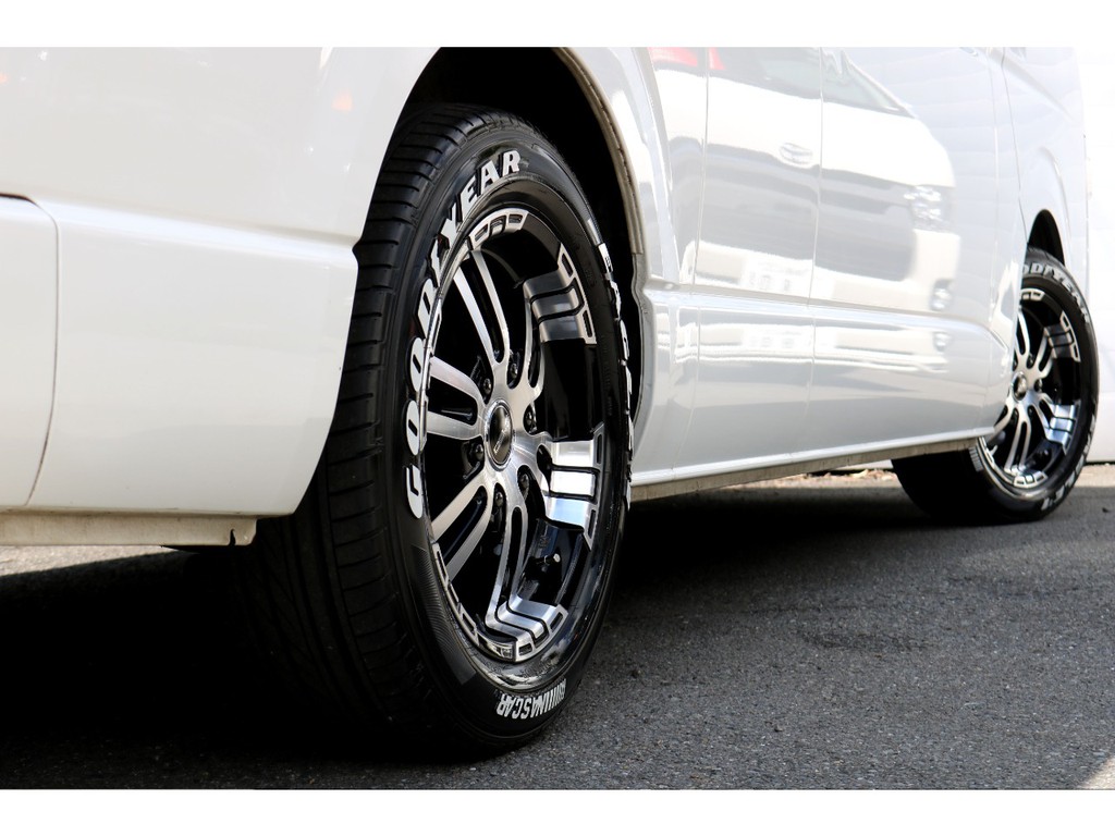 ＦＬＥＸ　Ｄｅｌｆ０２　１７インチアルミ！ＧＯＯＤＹＥＡＲタイヤ