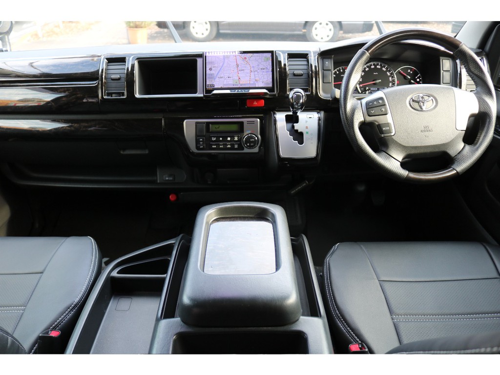 室内もカスタム済み！