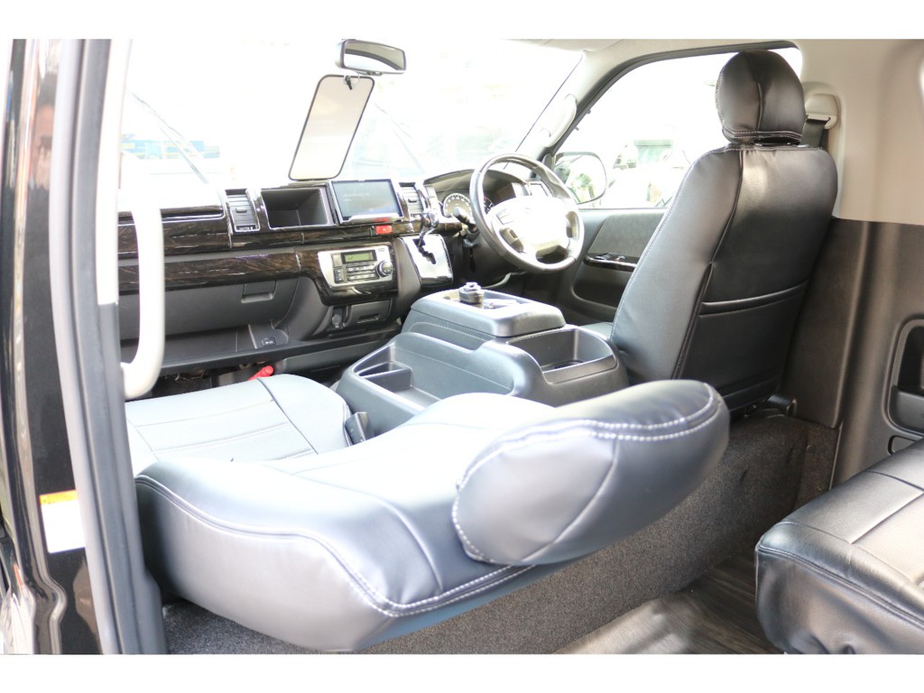 助手席もリクライニング加工済み！