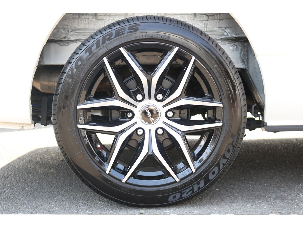 ＦＬＥＸ　Ｄｅｉｆ０１　１８インチアルミ！ＴＯＹＯ　Ｈ２０タイヤ！