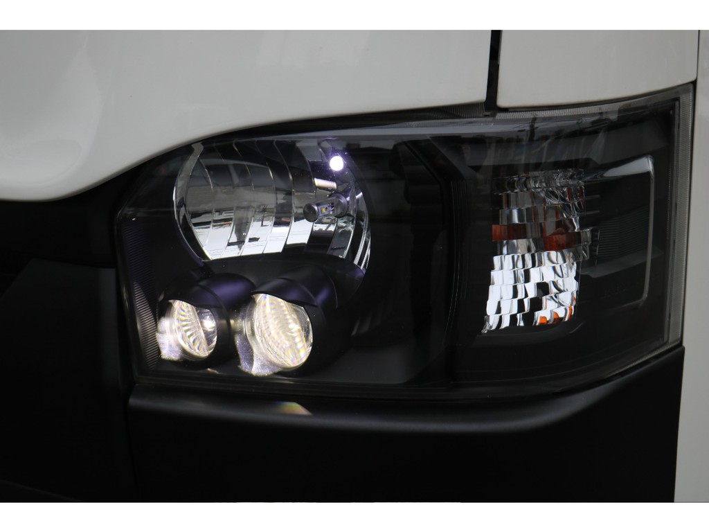 ＬＥＤヘッドライトインナーブラック施工！