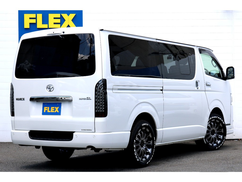 パール色のカスタム車！