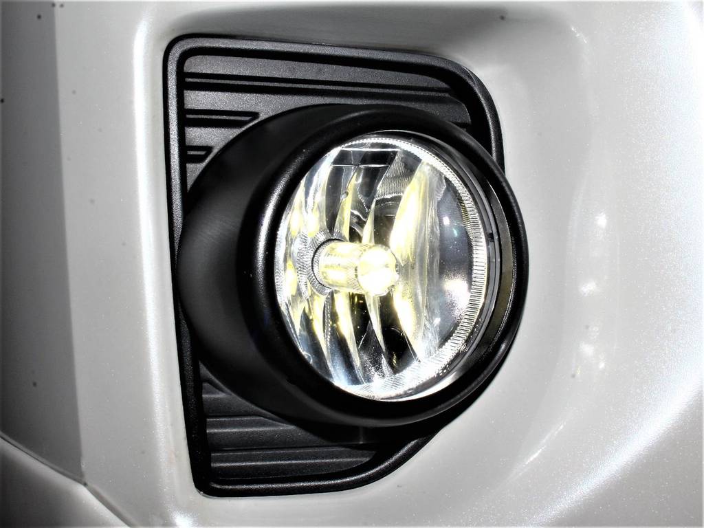 フォグランプもＬＥＤに交換済みです！