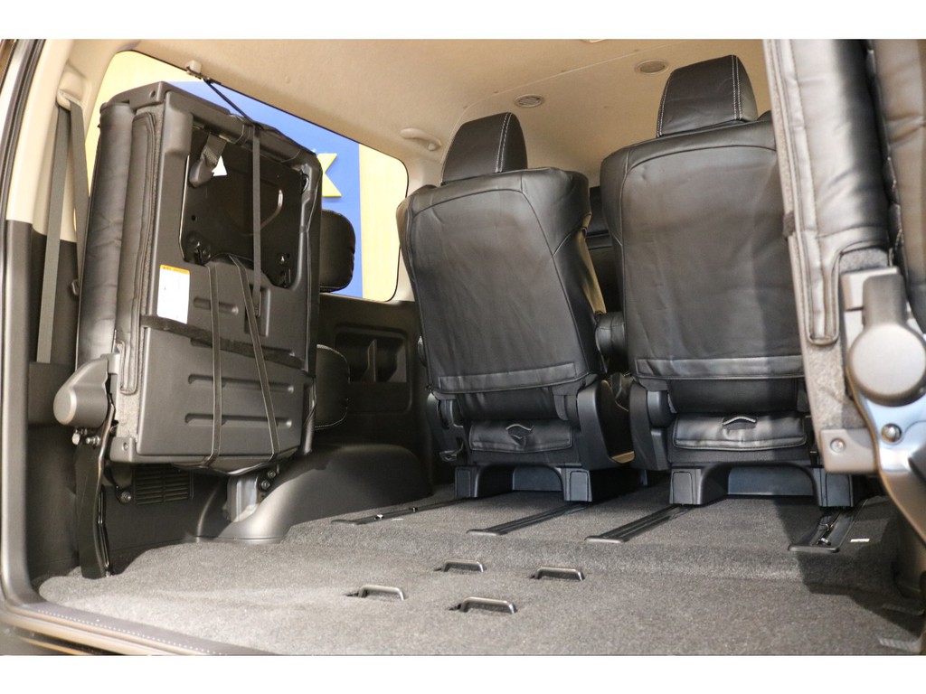 【広々とした荷室空間の確保が可能】