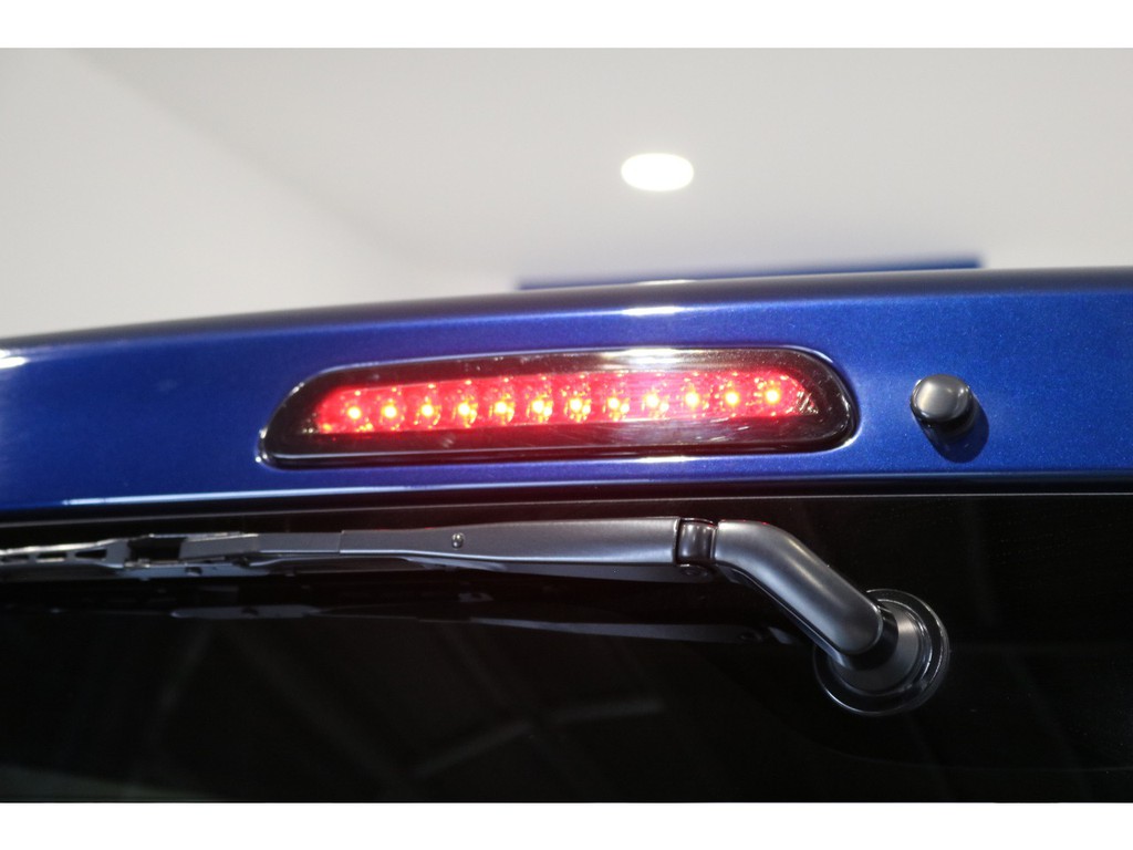 【新品ＬＥＤハイマウントランプ交換済】