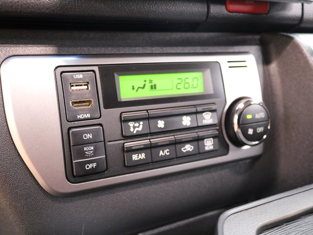 HDMIポートやルームランプスイッチ増設★