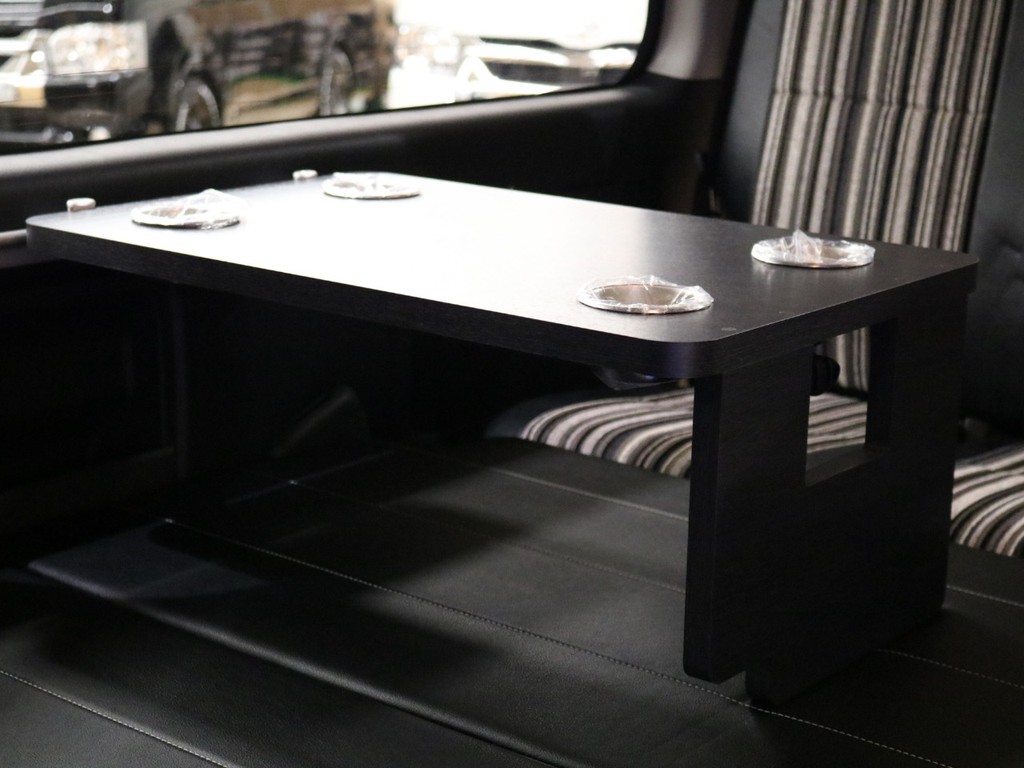 脱着式サイドテーブル採用★何かと便利なテーブルです♪