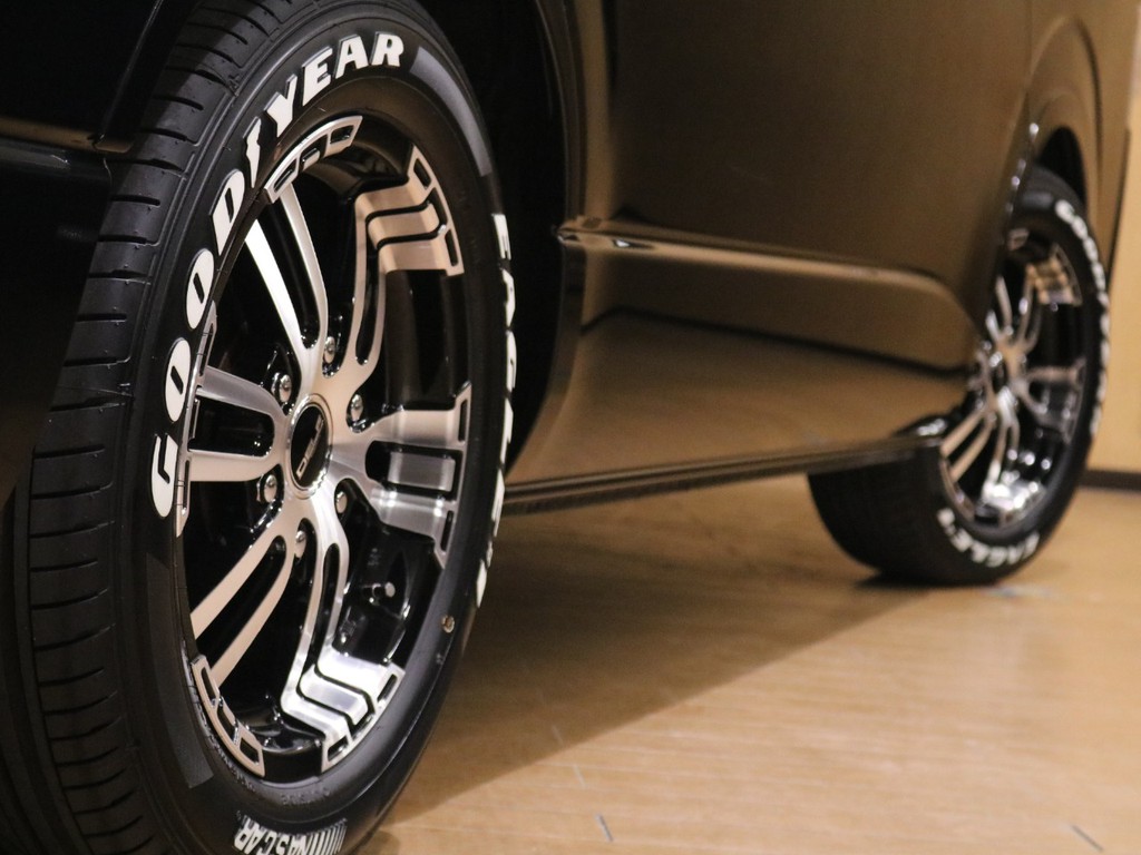 FLEXオリジナル　DELF02　17インチアルミホイール採用★