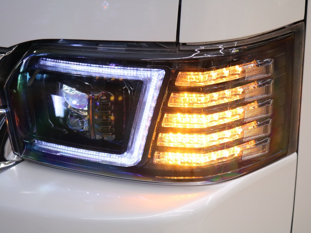 コプラス　ヘッドライト搭載★見た目がガラッと変わるヘッドライトです♪