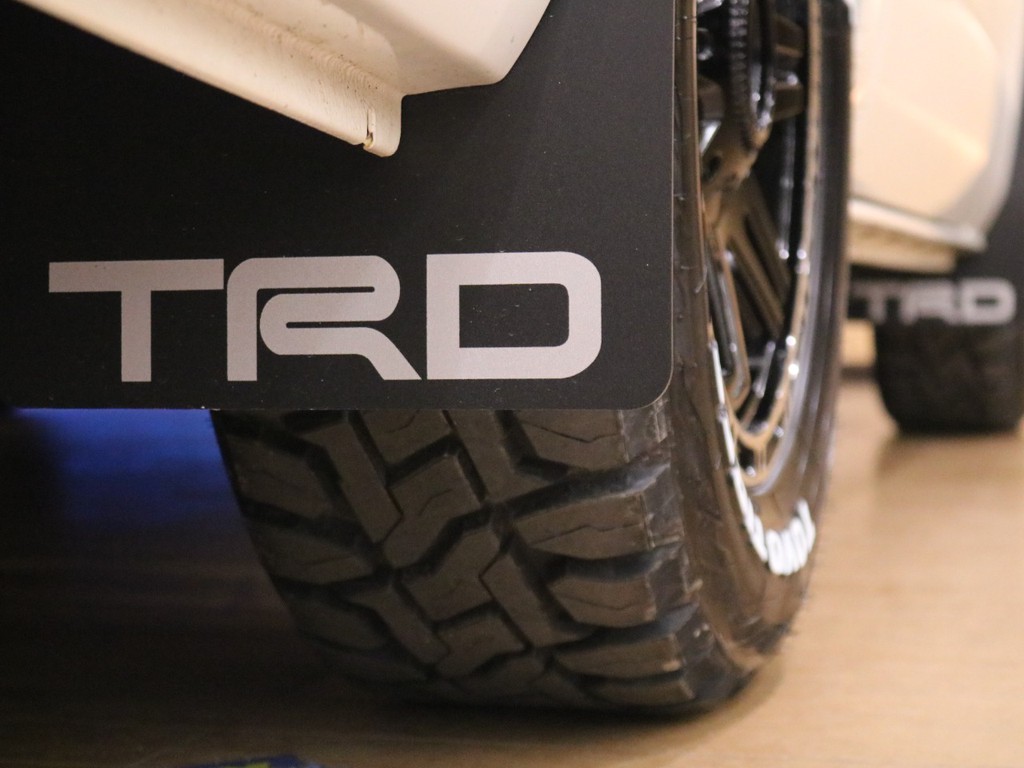 TRDマッドフラップ採用★
