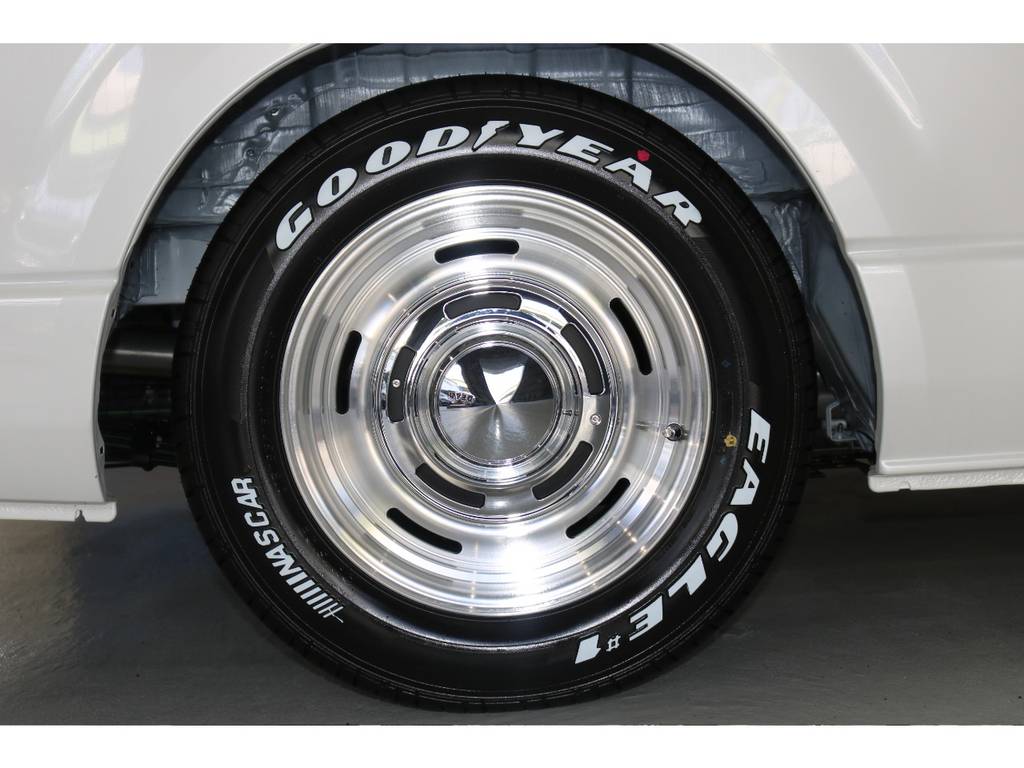 新車から中古車まで幅広く展示！！常時３０台以上の豊富な品揃え！！