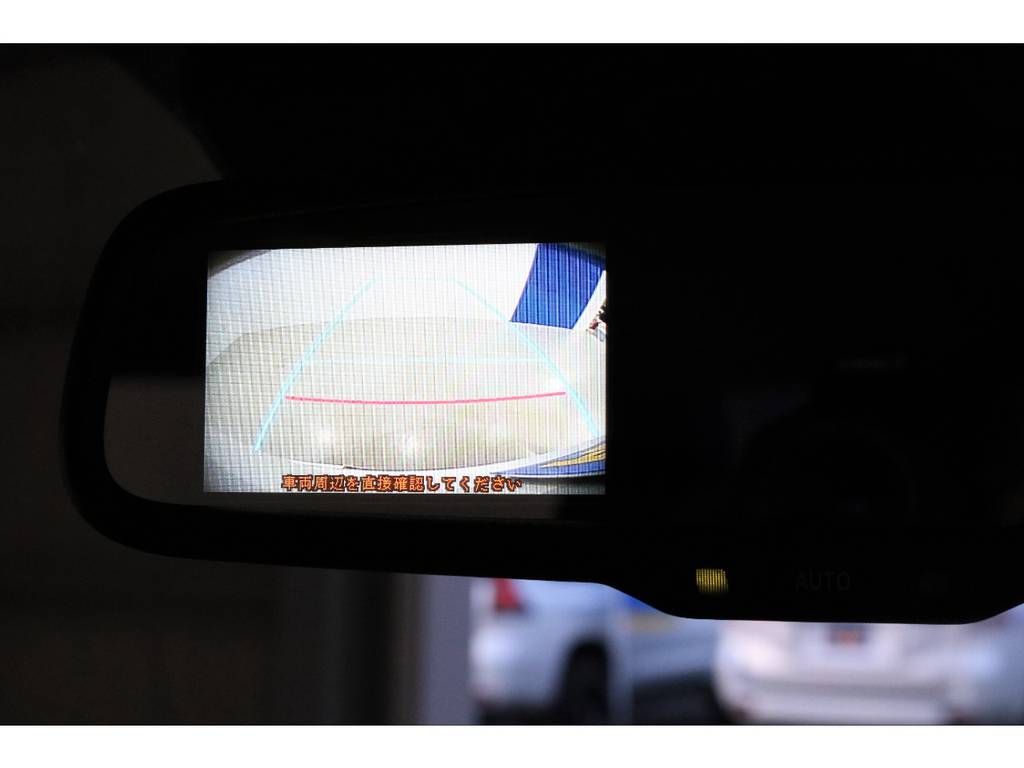 メーカーオプション・自動防眩ミラー一体型バックカメラ