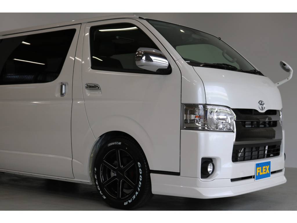 新車から中古車まで幅広く展示！！常時３０台以上の豊富な品揃え！！