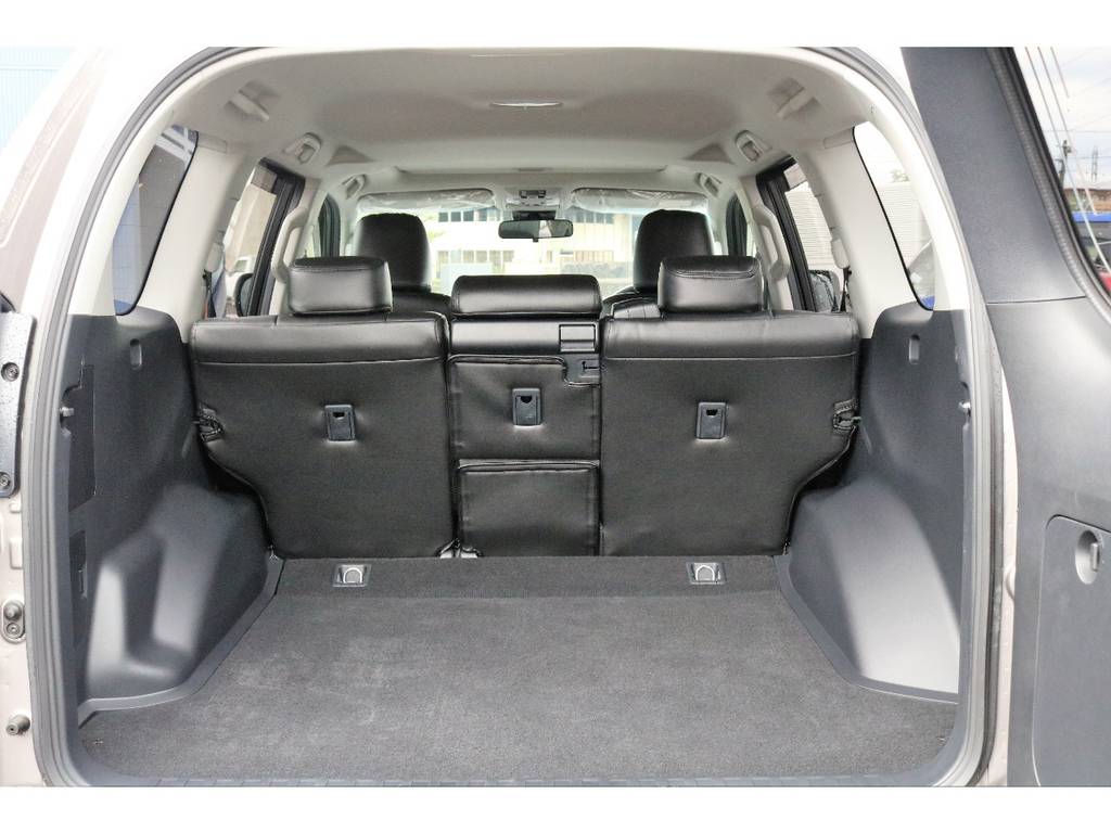 とのボードも装着しているので荷室のプライバシーはしっかり守れます!!!!