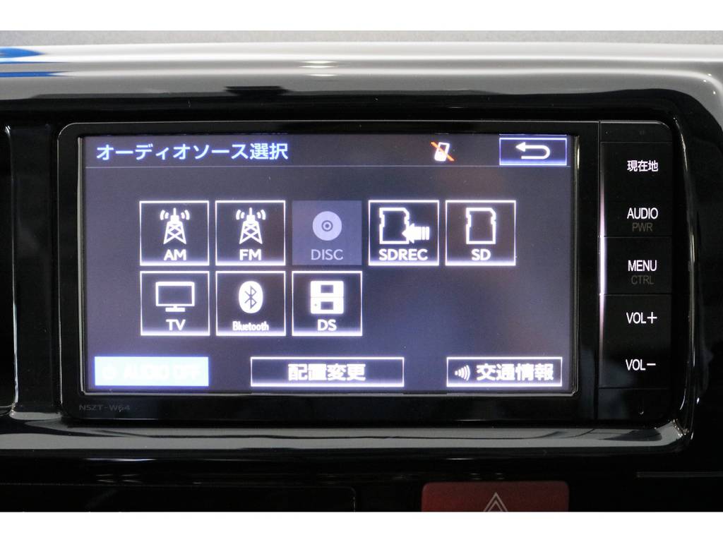 トヨタ純正ＳＤナビ搭載でフルセグＴＶ対応やミュージックサーバー機能など機能面も充実しています。