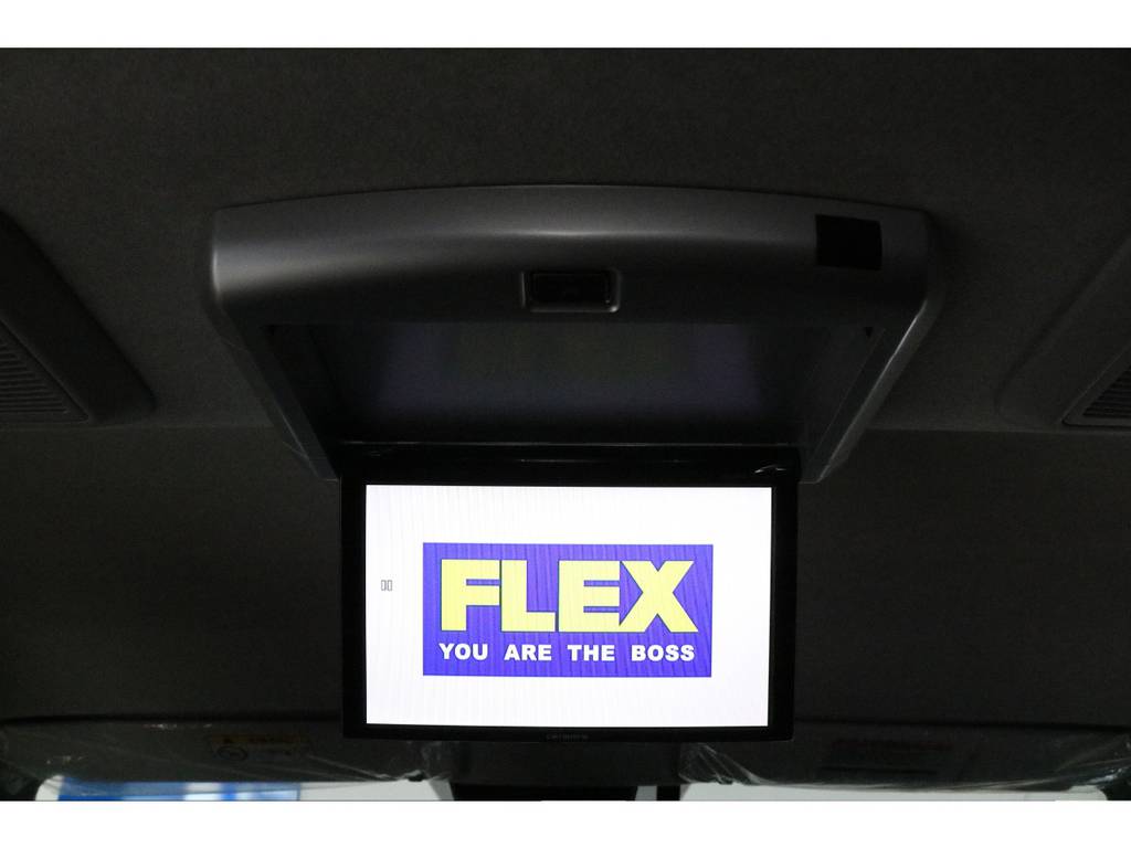 フリップダウンモニターも完備しておりますので、後席の方も退屈せずにお好みの映像をお楽しみいただけます！
