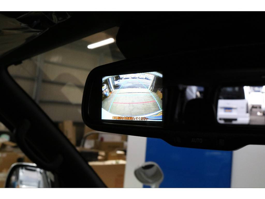 メーカーオプション・バックカメラ内蔵防眩ミラー装備!!