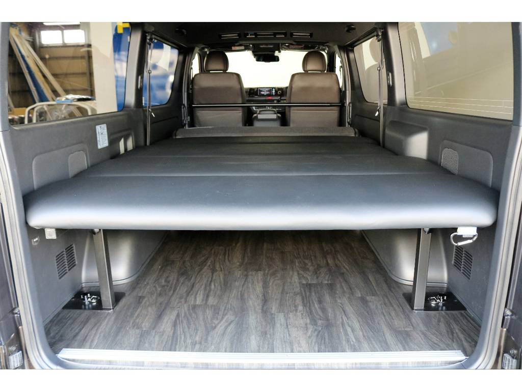 五段階調整可能なオリジナルベットを装着済みなので、ちょっとした車中泊、荷物をたくさん積むのにもってこいです!!!!