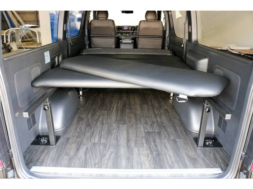 床張り施工済みなので重たい荷物や汚れたものでも傷つきにくく汚れが落ちやすいです!!!!!!
