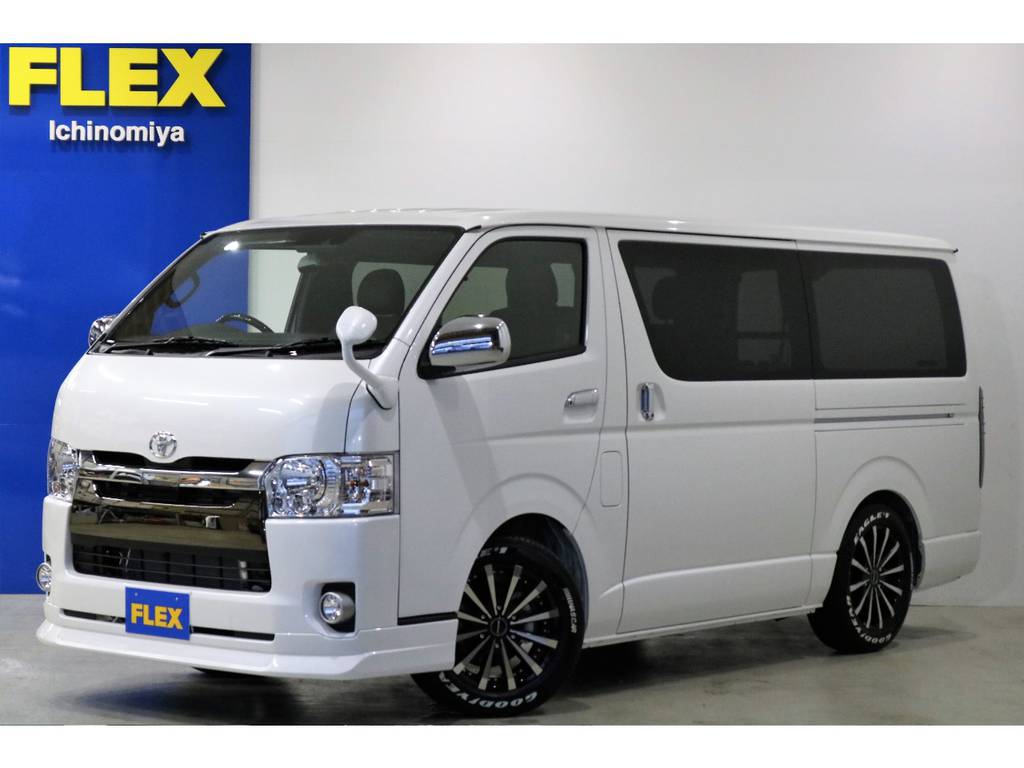 新車ハイエースV・５０ｔｈ・ライトカスタムパッケージが入荷いたしました!!!!