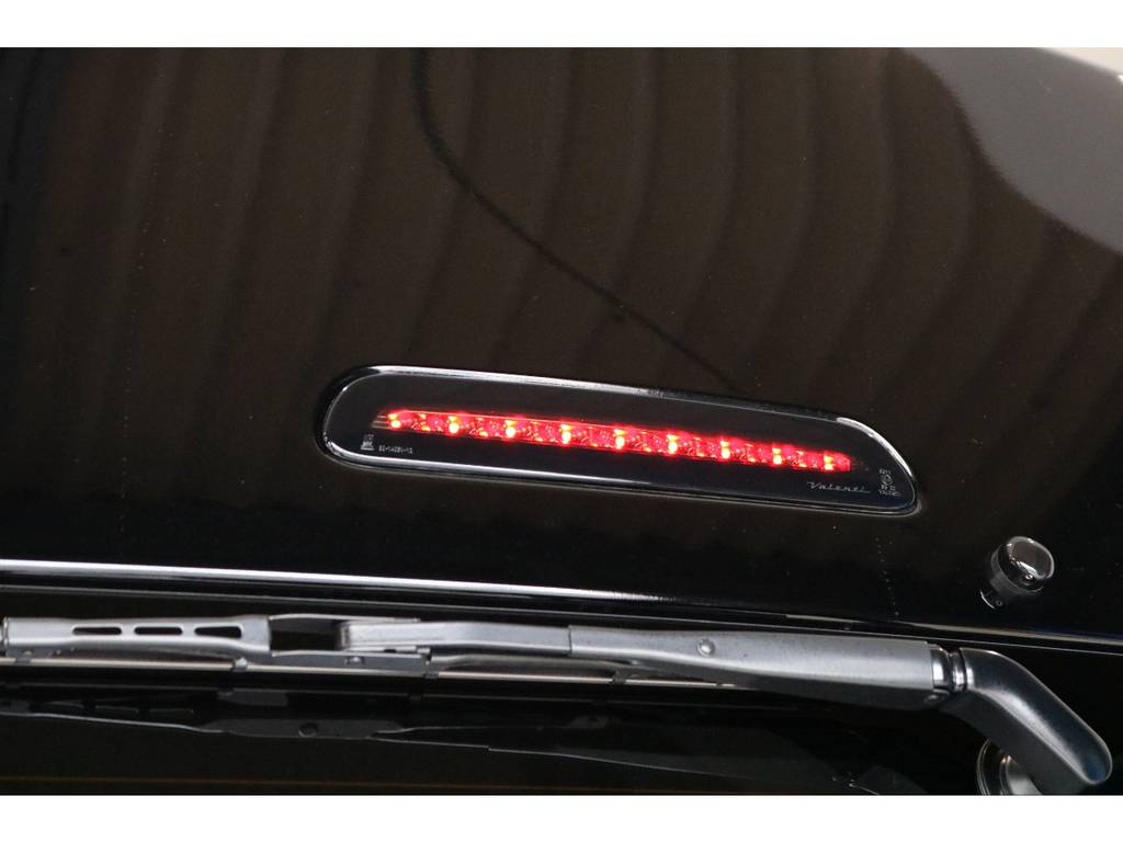 テールに併せてヴァレンティＬＥＤハイマウントストップランプを新品で装着して統一感を演出しております！
