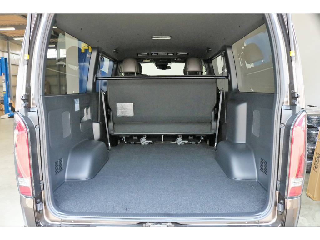 ハイエースならではの広々とした荷室!!!!なんでも積めそうです!!!!