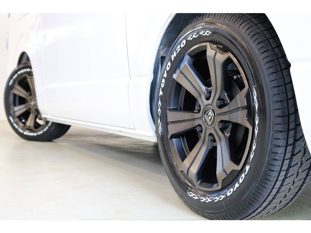 タイヤにはTOYO　H20ホワイトレタータイヤを新品で装着♪