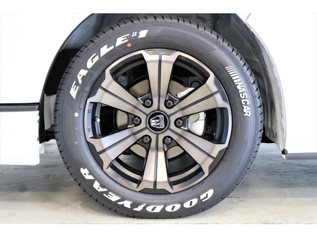ホイールにＦＬＥＸオリジナルカラーのバルベログランデ１７インチアルミホイールを新品で装着♪