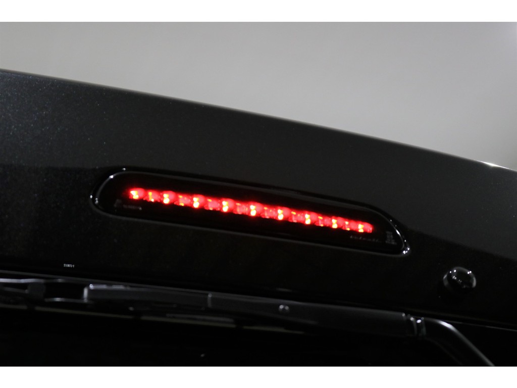 テールに併せてヴァレンティ製LEDハイマウントストップランプを新品で装着！