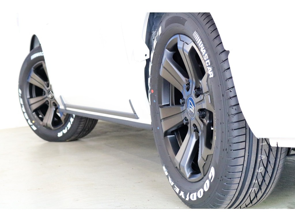 Goodyear　EAGLE1　NASCARタイヤ装着済み!