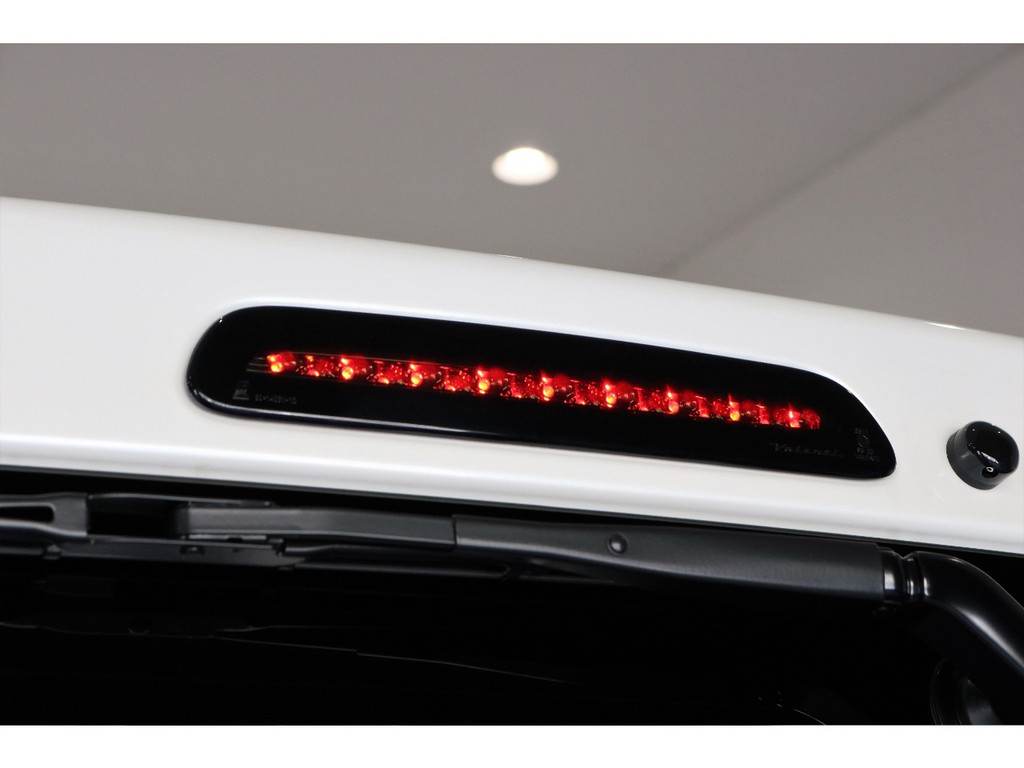 ヴァレンティ製LEDハイマウントストップランプ