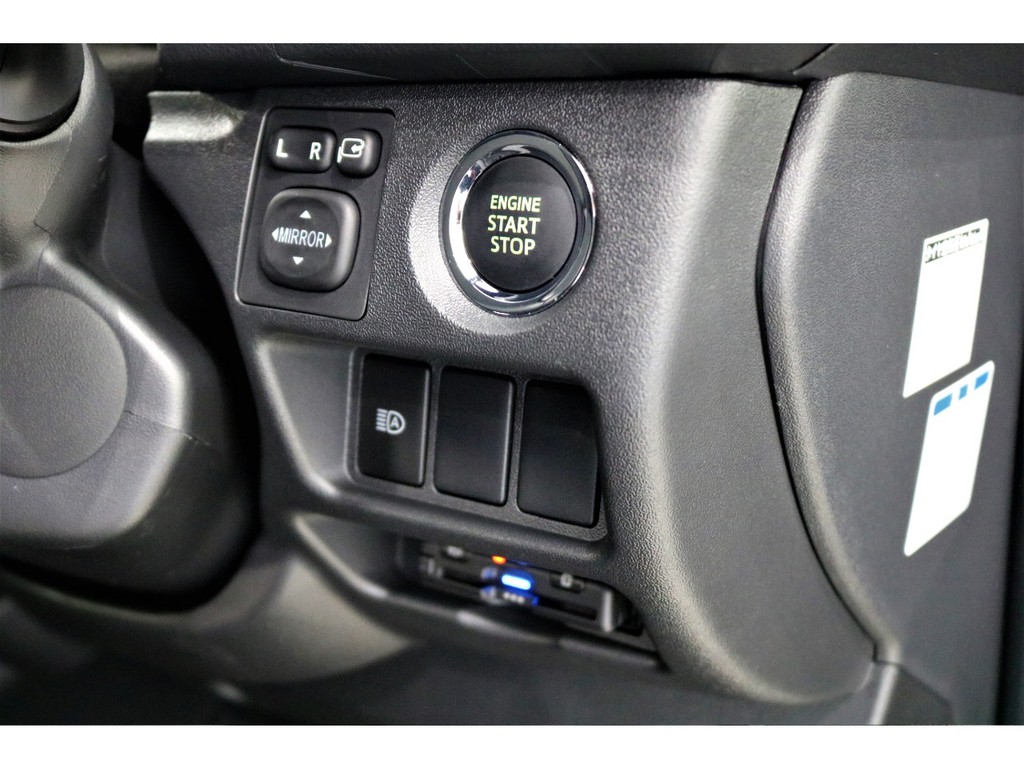 プッシュスタート＆スマートキー、ETC車載器！