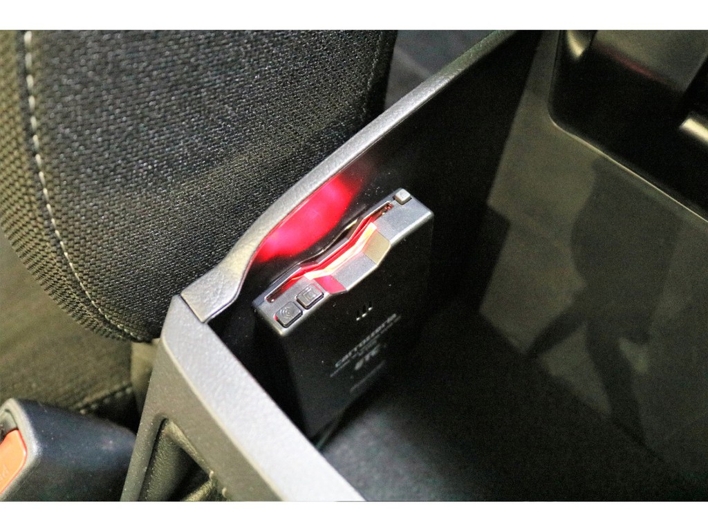 純正ETC車載器装着済み！高速の料金所も止まる事無くスイスイ行けます♪