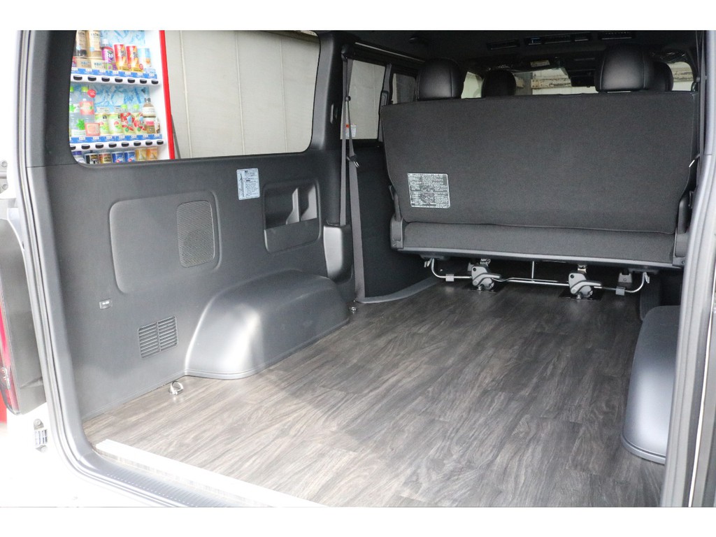 後で施工すると１０万円以上する床張りが既に入っている即納車パッケージ☆