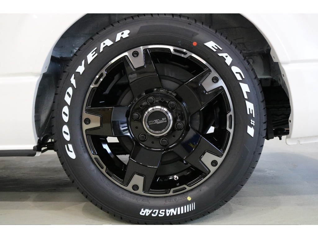 タイヤは鉄板!!!!GOODYEAR　EAGLE1　NASCARタイヤ!!!!