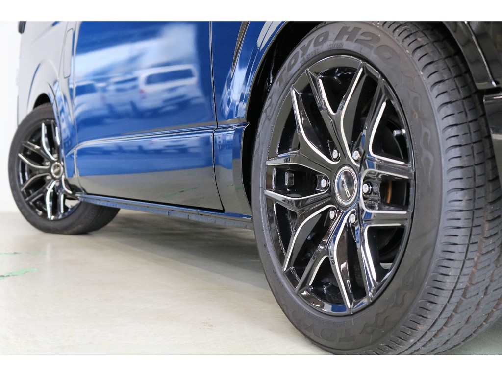 FLEXオリジナル　Delf01　18インチAW＆TOYO　H20タイヤ＆FLEXオリジナルオーバーフェンダーで車検も対応です!!!!