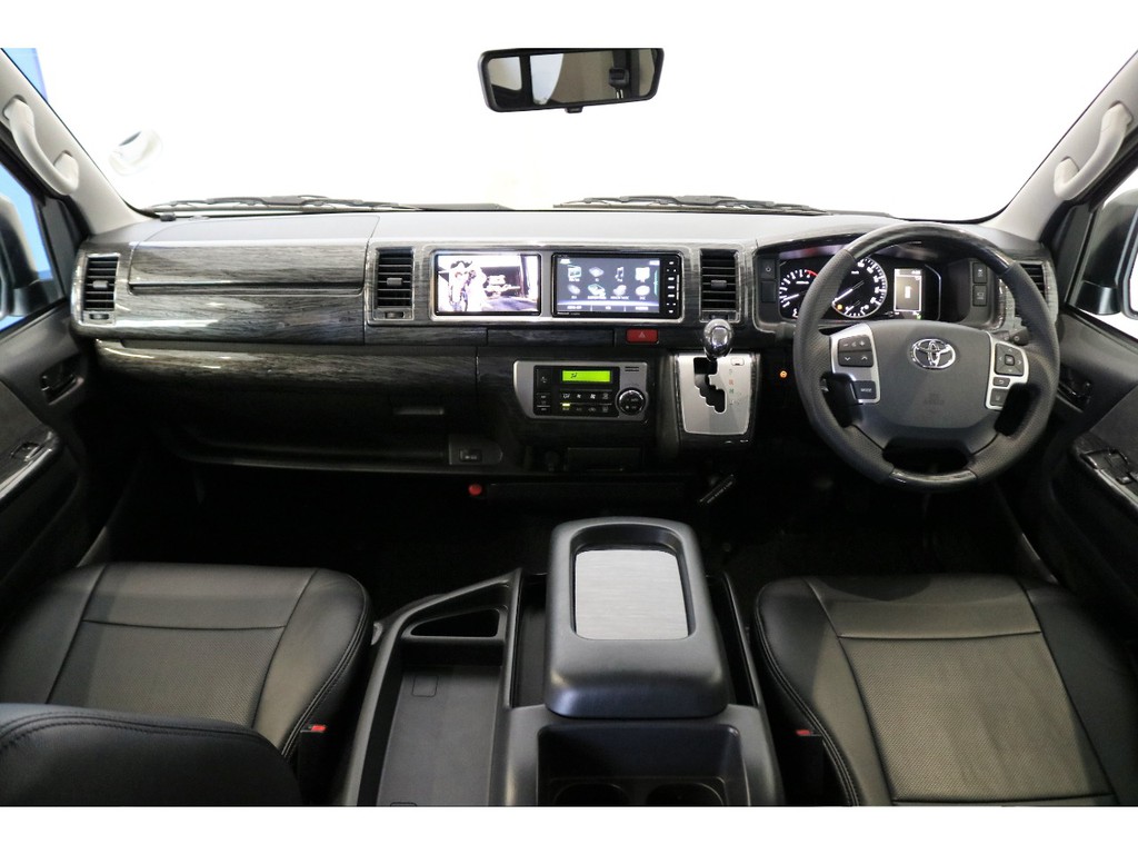 パナソニック製SDナビ・カロッツェリア製サブモニター付き