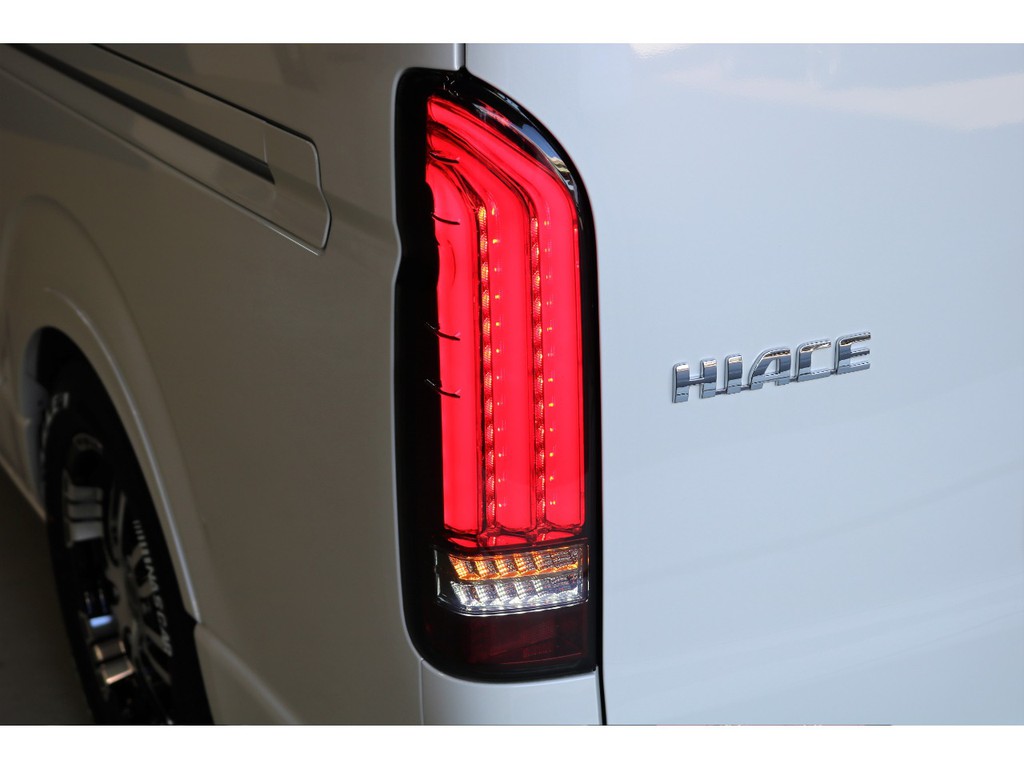 オリジナルアルティメットLEDテールランプは流れるウィンカー付き